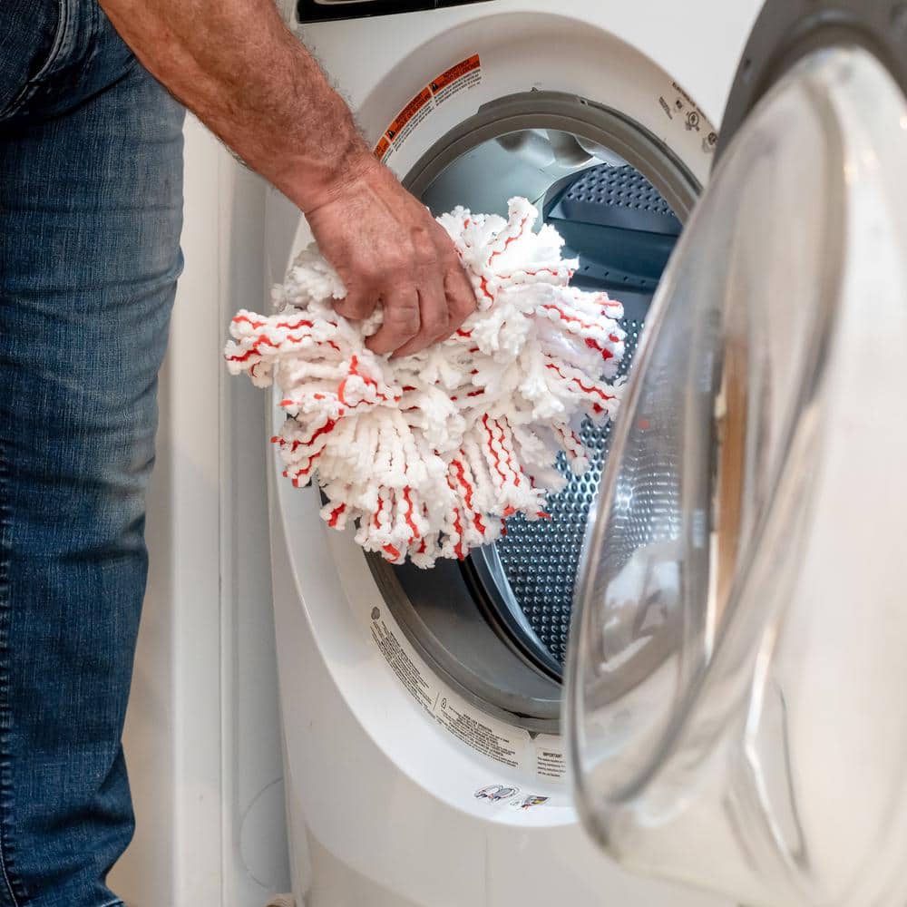 https://images.thdstatic.com/productImages/920a4a98-9d02-4467-a0ec-32815f836a27/svn/o-cedar-spin-mops-174713-44_1000.jpg